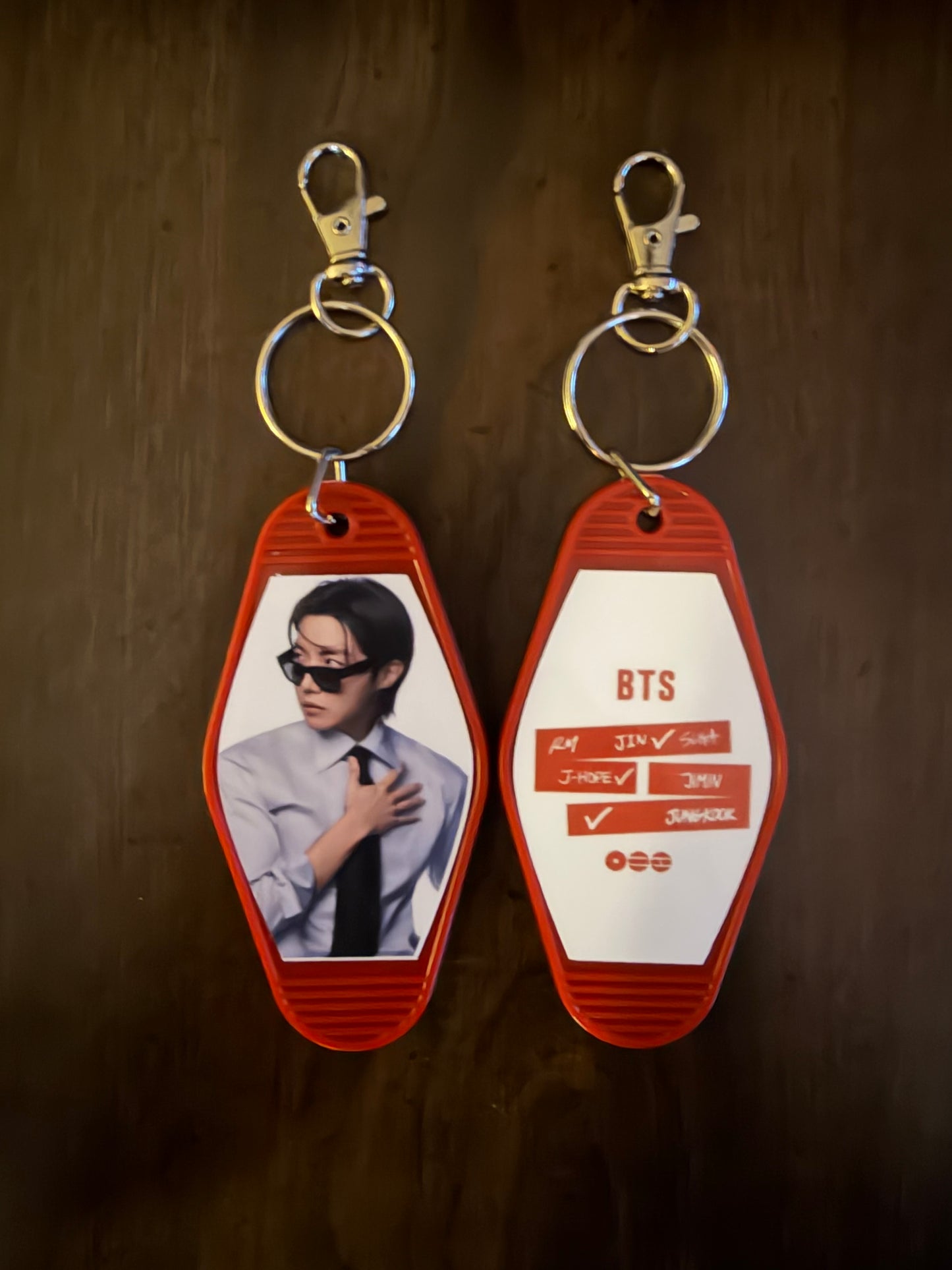 BTS Motel Keyring - Suits