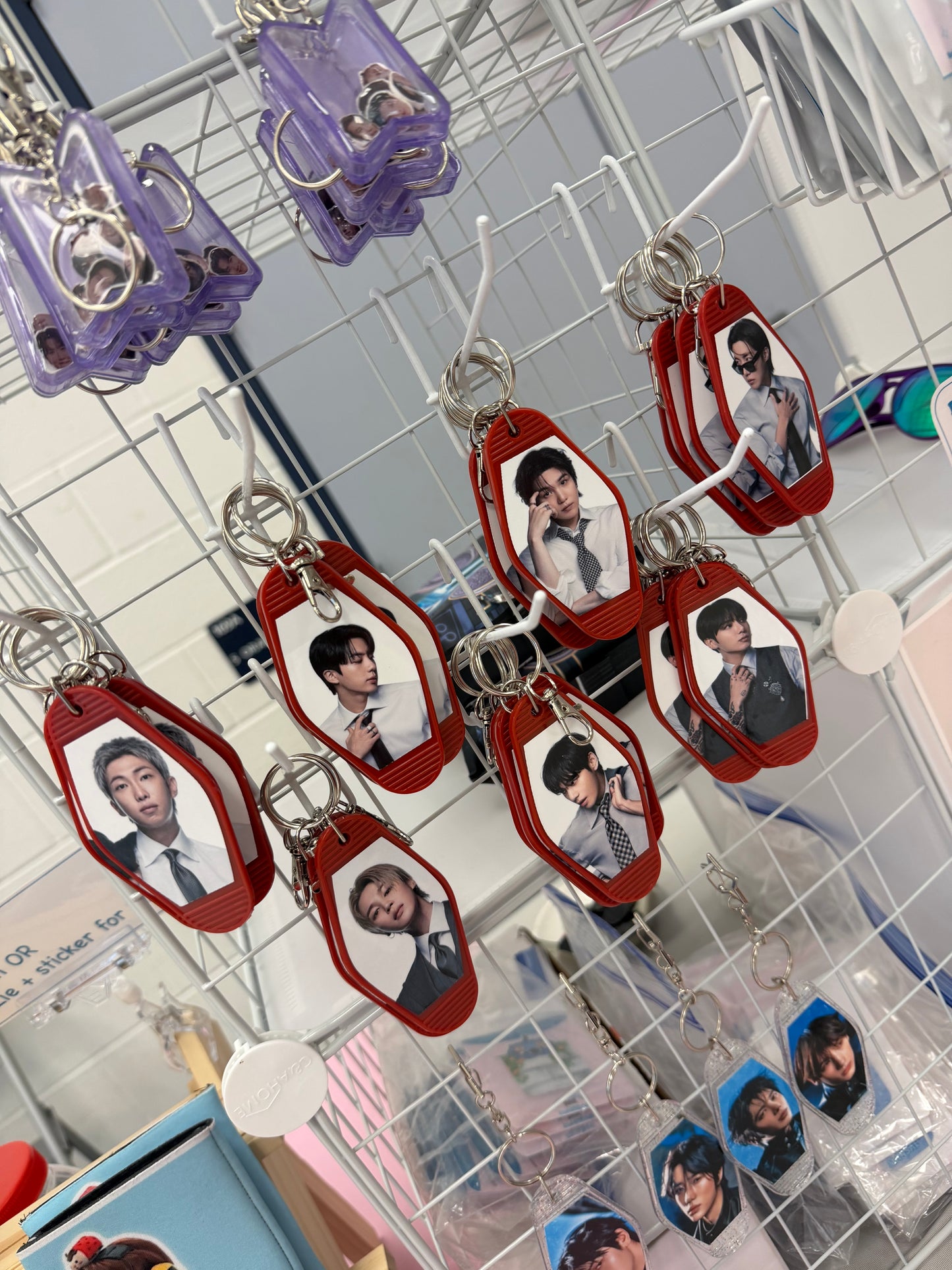 BTS Motel Keyring - Suits