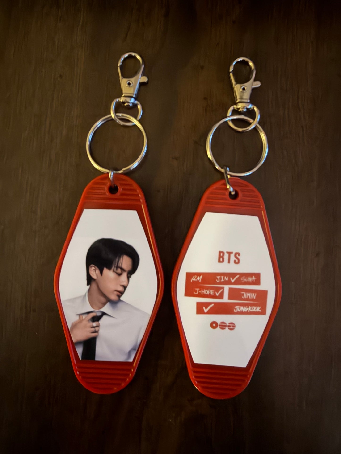 BTS Motel Keyring - Suits
