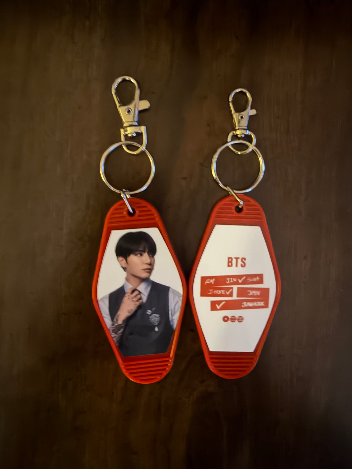 BTS Motel Keyring - Suits