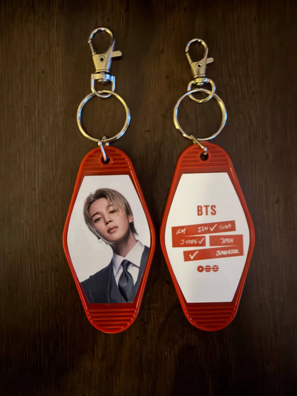 BTS Motel Keyring - Suits