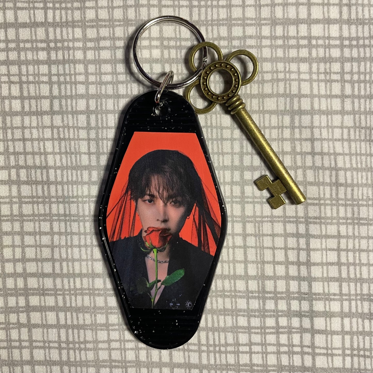 ATEEZ Motel Keyring