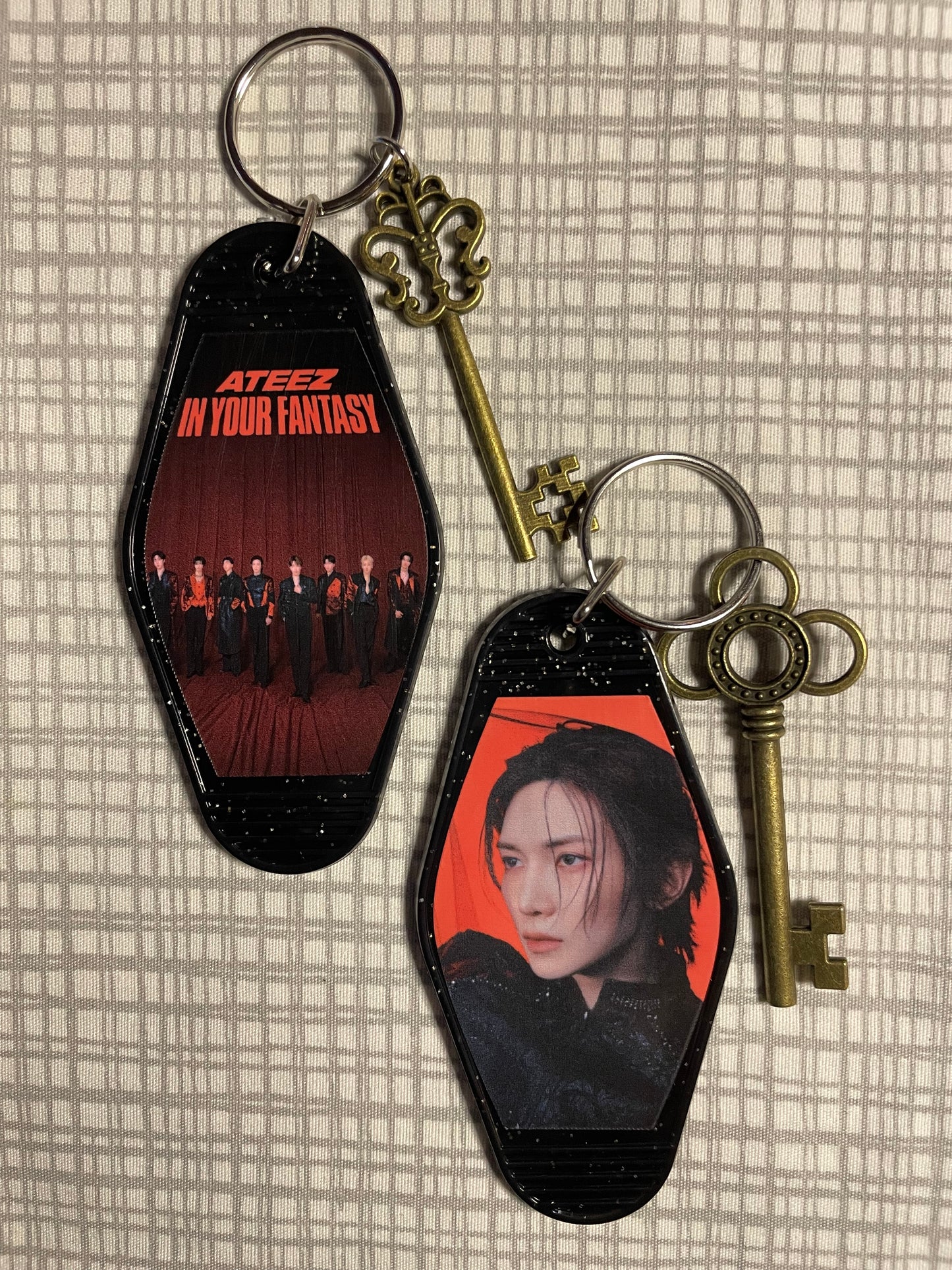ATEEZ Motel Keyring