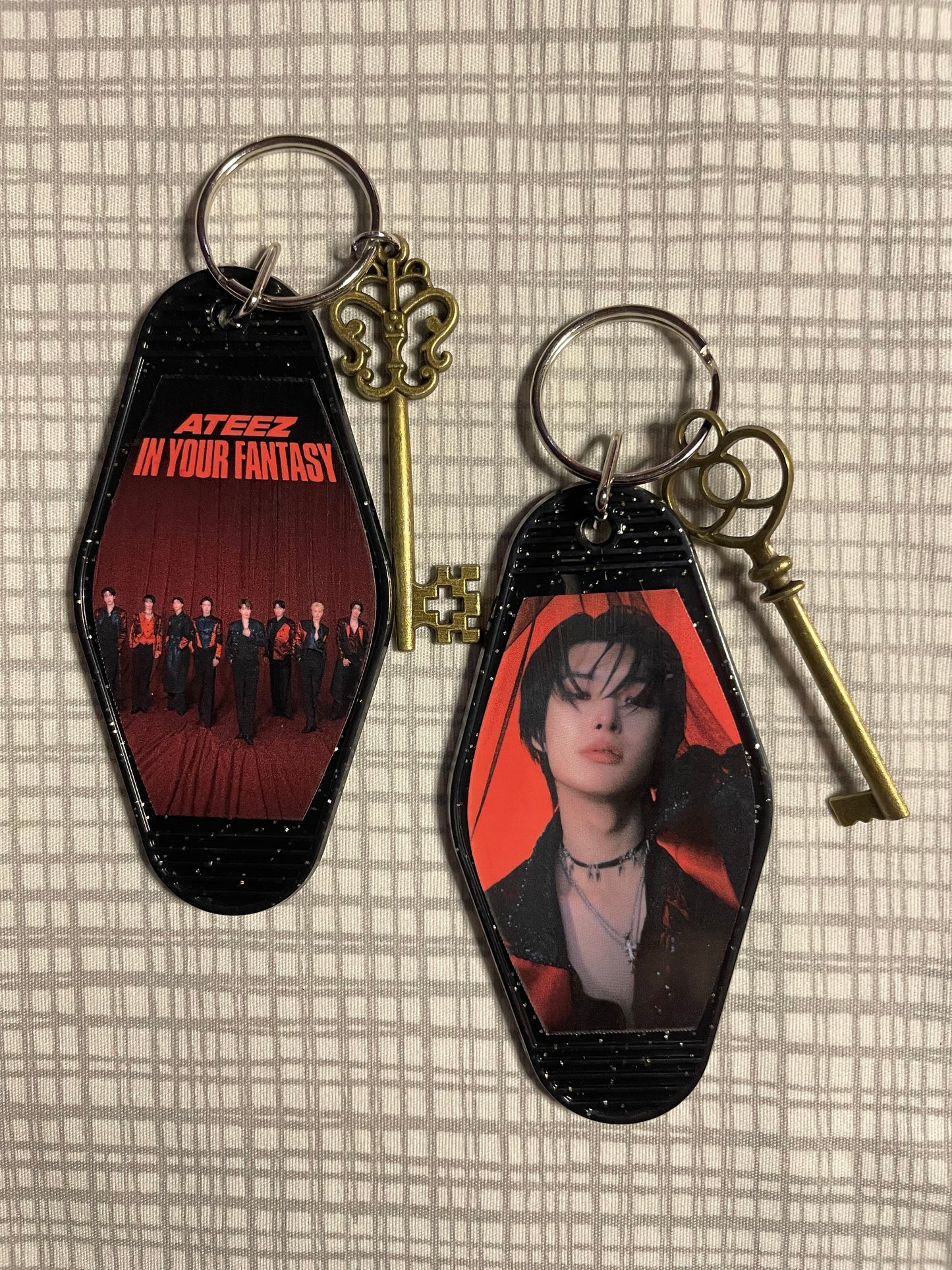 ATEEZ Motel Keyring