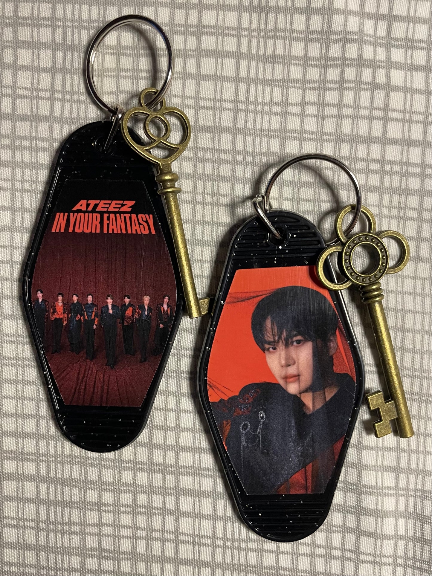 ATEEZ Motel Keyring