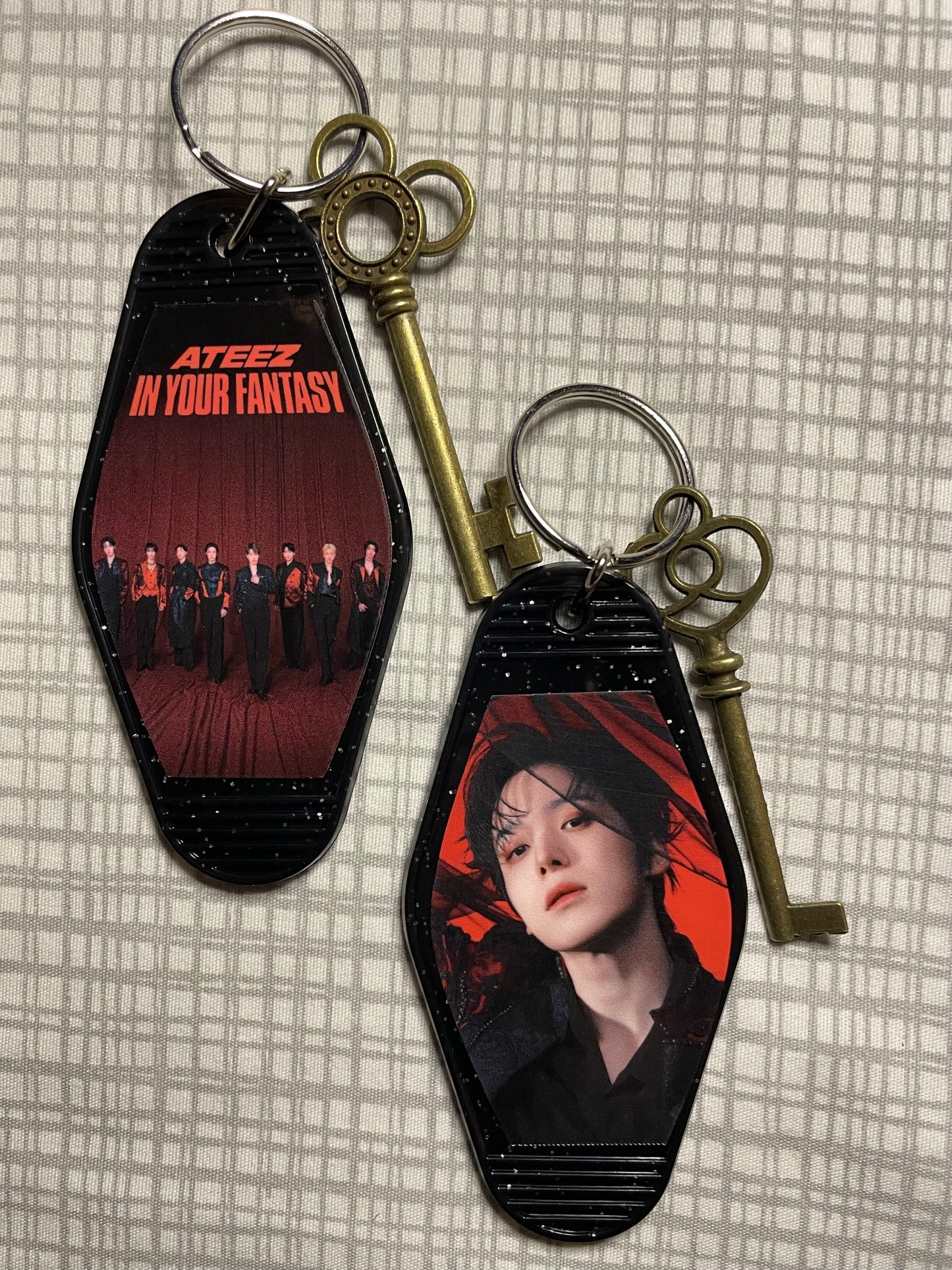 ATEEZ Motel Keyring