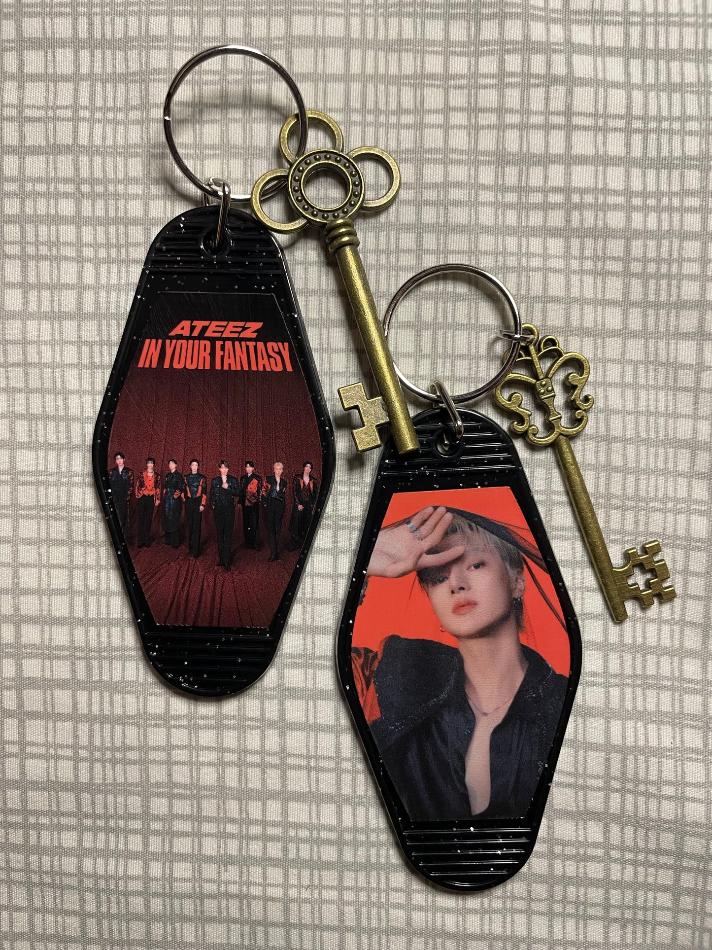ATEEZ Motel Keyring